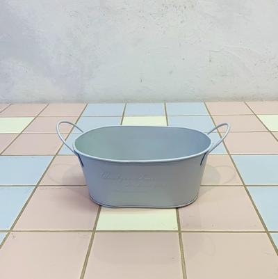 ブリキ容器